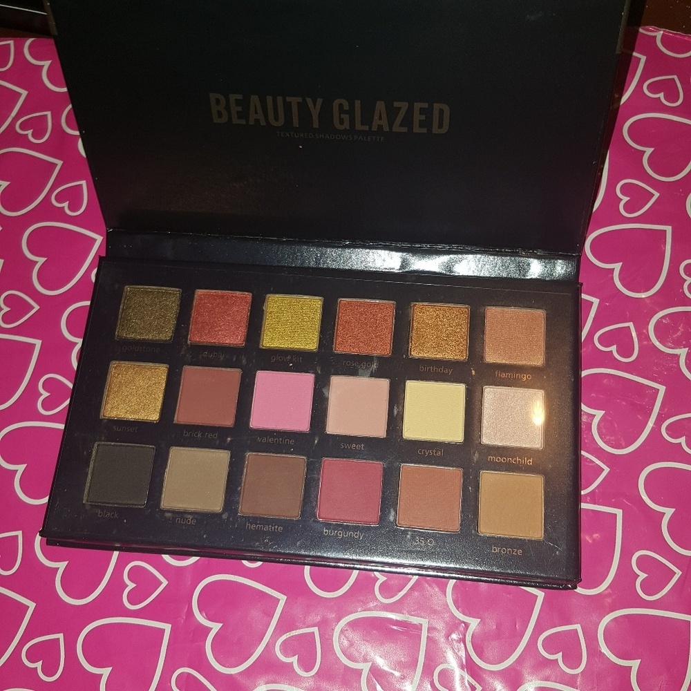 NIB Beauty Glazed Rose Gold Palatte